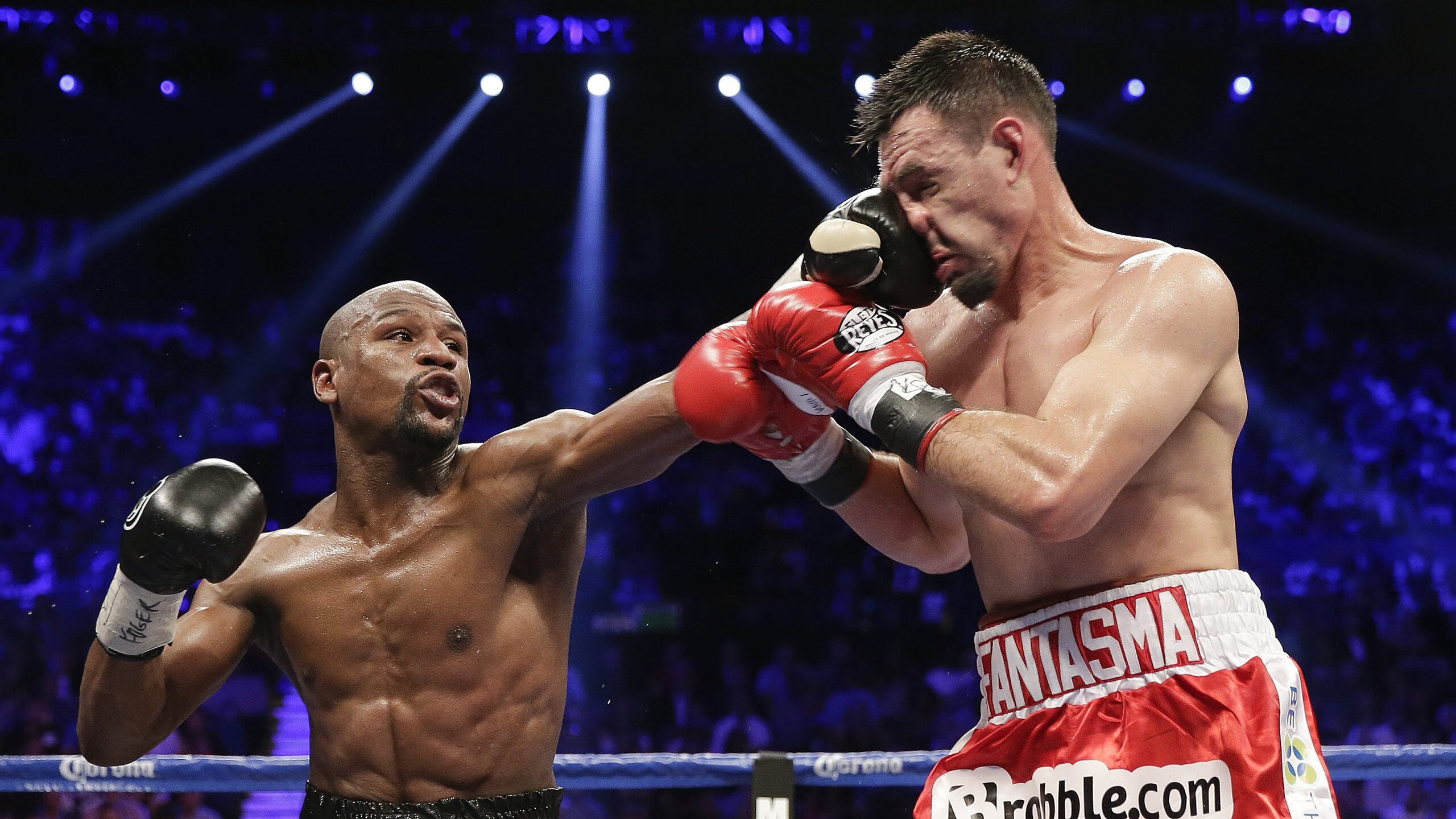 利物浦带队取胜!Uzi重要时刻比赛局势复杂,观众掌声雷动