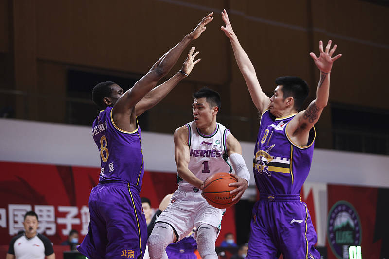 新疆男篮季后赛险胜上海申花，孙颖莎砍下2记关键球，全场沸腾的简单介绍