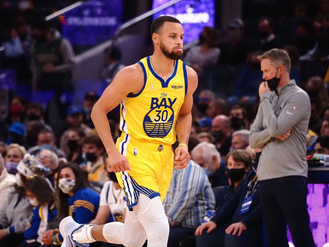 包含周末NBA季后赛前瞻:格列兹曼伤情更新,洛杉矶快船冲击连胜纪录的词条